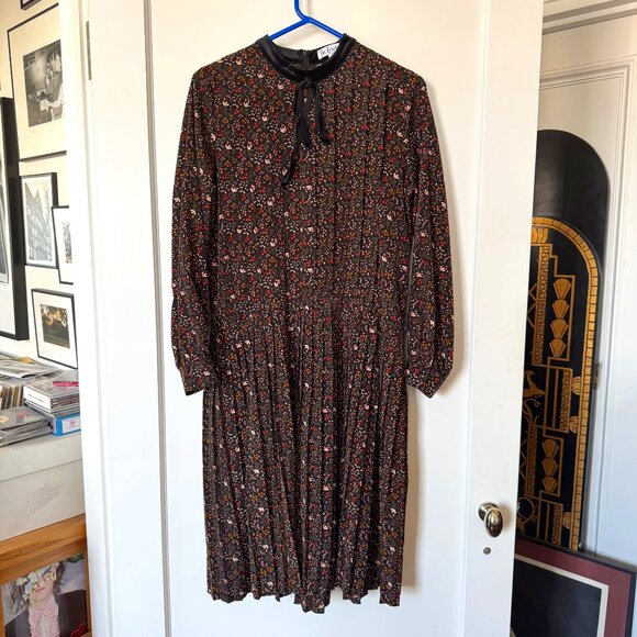 Dresses & Skirts - Floral Secretary Dress